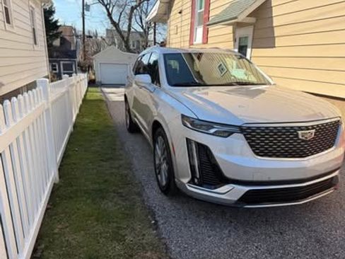 Used 2020 Cadillac XT6 Premium Luxury image 8