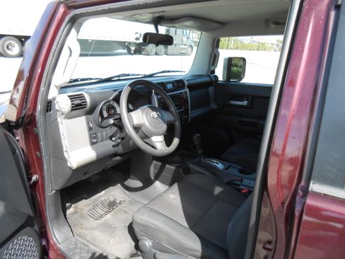 Used 2007 Toyota FJ Cruiser image 15