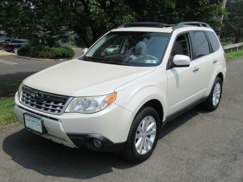 Used 2013 Subaru Forester 2.5X Premium AWD/4WD image 2