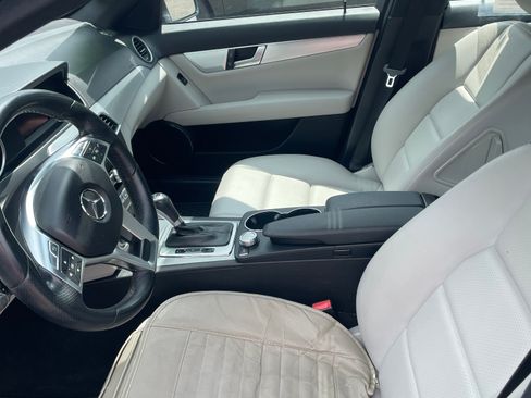 Used 2014 Mercedes-Benz C 300 Sport image 9