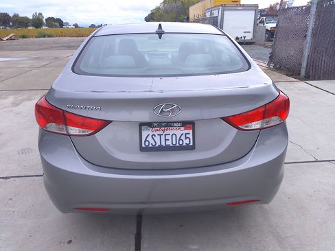 Used 2012 Hyundai Elantra GLS image 6