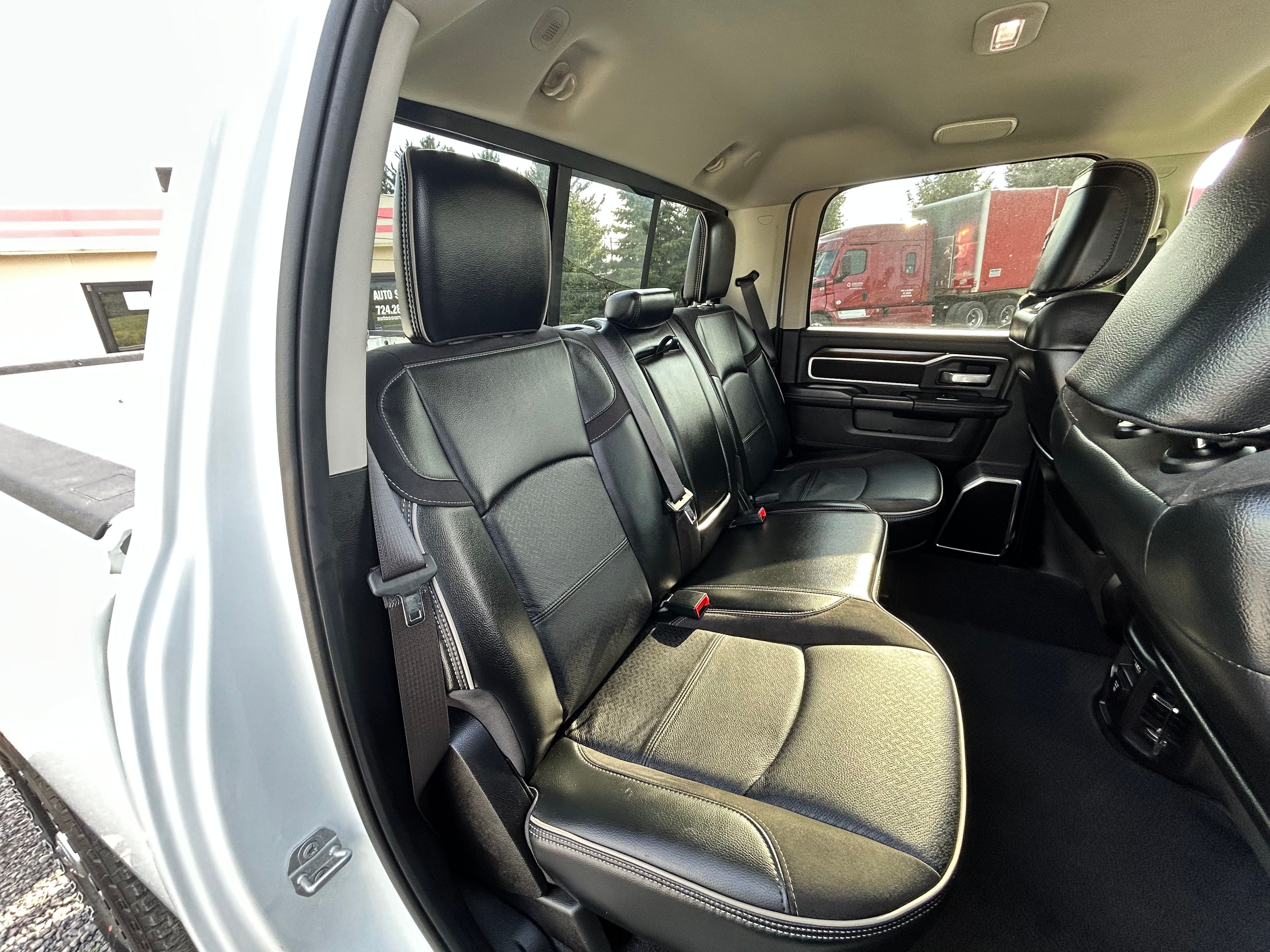 Used 2024 RAM 2500 4x4 Crew Cab Laramie image 29