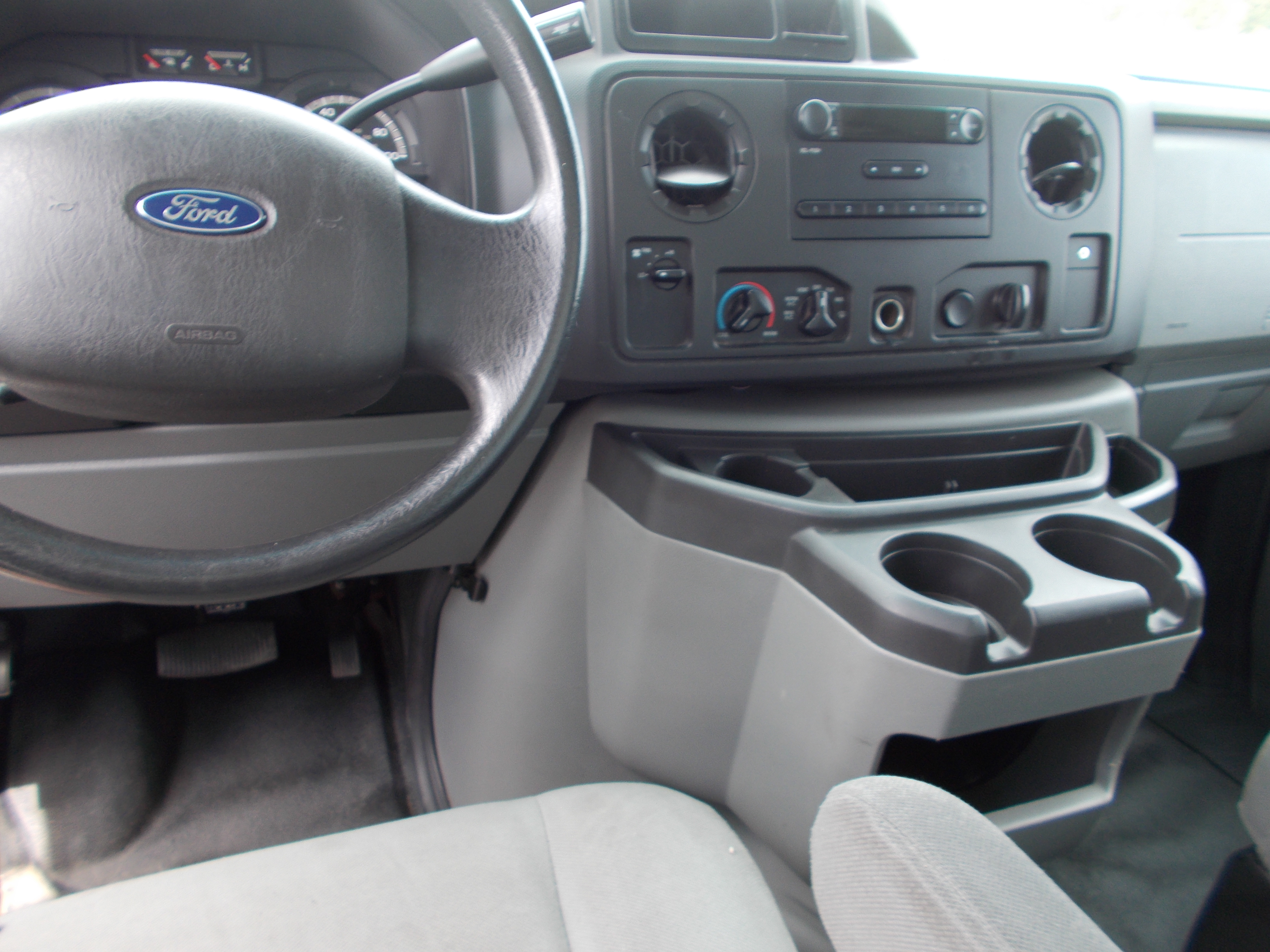 Used 2016 Ford E-350 and Econoline 350 XL RWD image 22