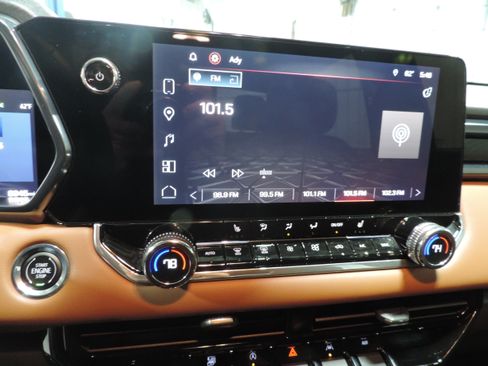 Used 2024 GMC Canyon AT4 image 39