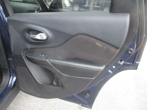 Used 2016 Jeep Cherokee Latitude image 12