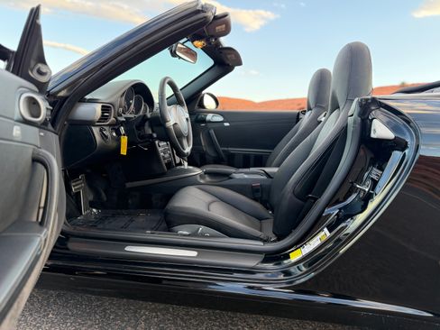 Used 2009 Porsche 911 Cabriolet image 11