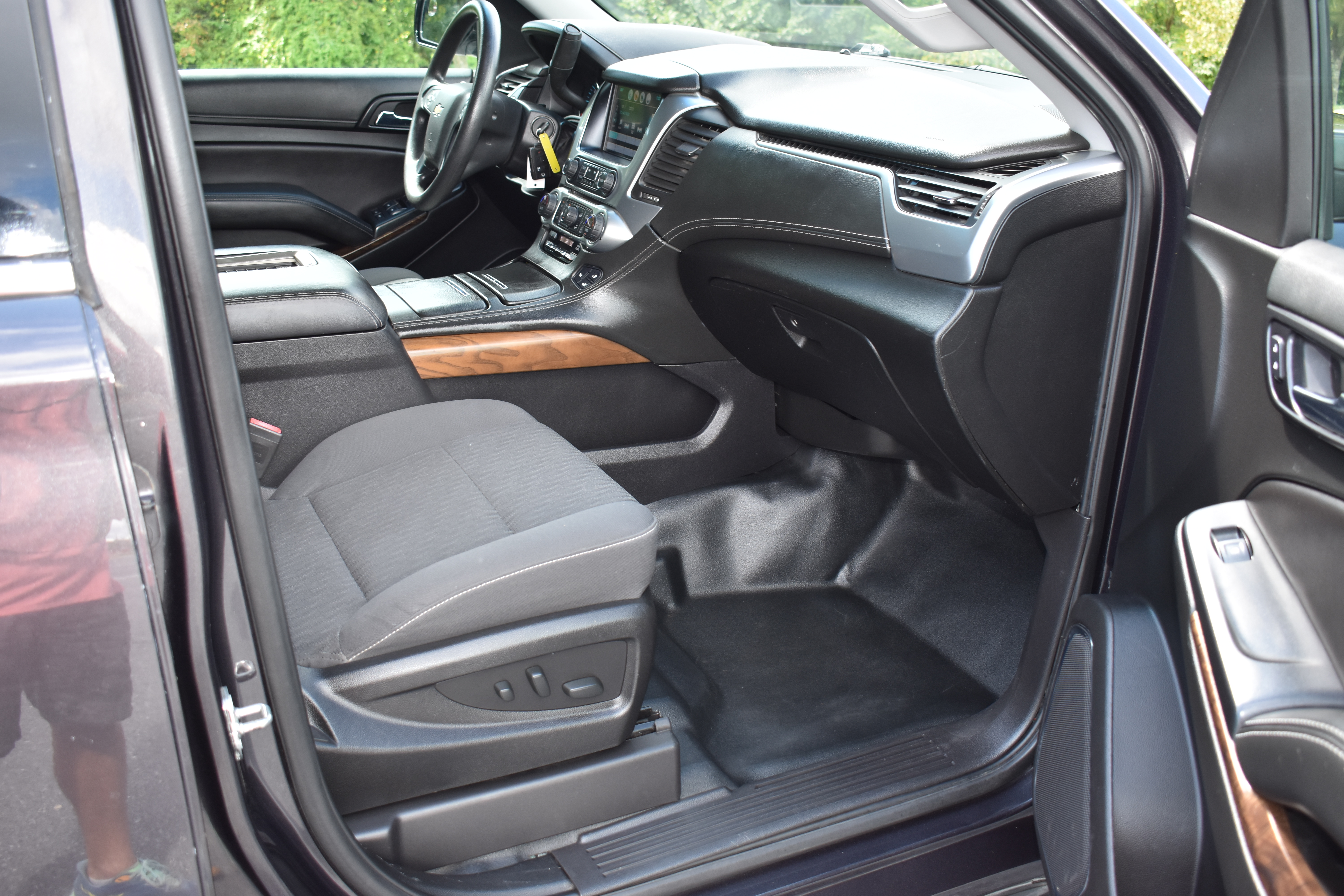 Used 2018 Chevrolet Tahoe 4WD image 27