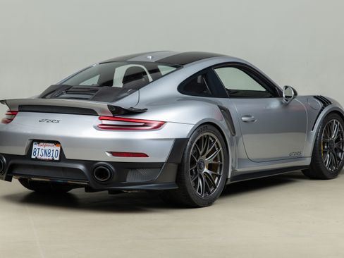 Used 2018 Porsche 911 GT2 RS image 8