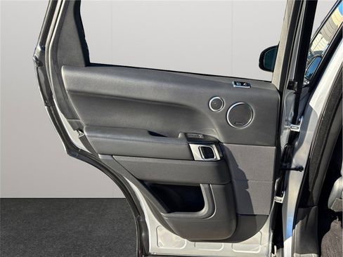 Used 2019 Land Rover Range Rover Sport HSE image 42