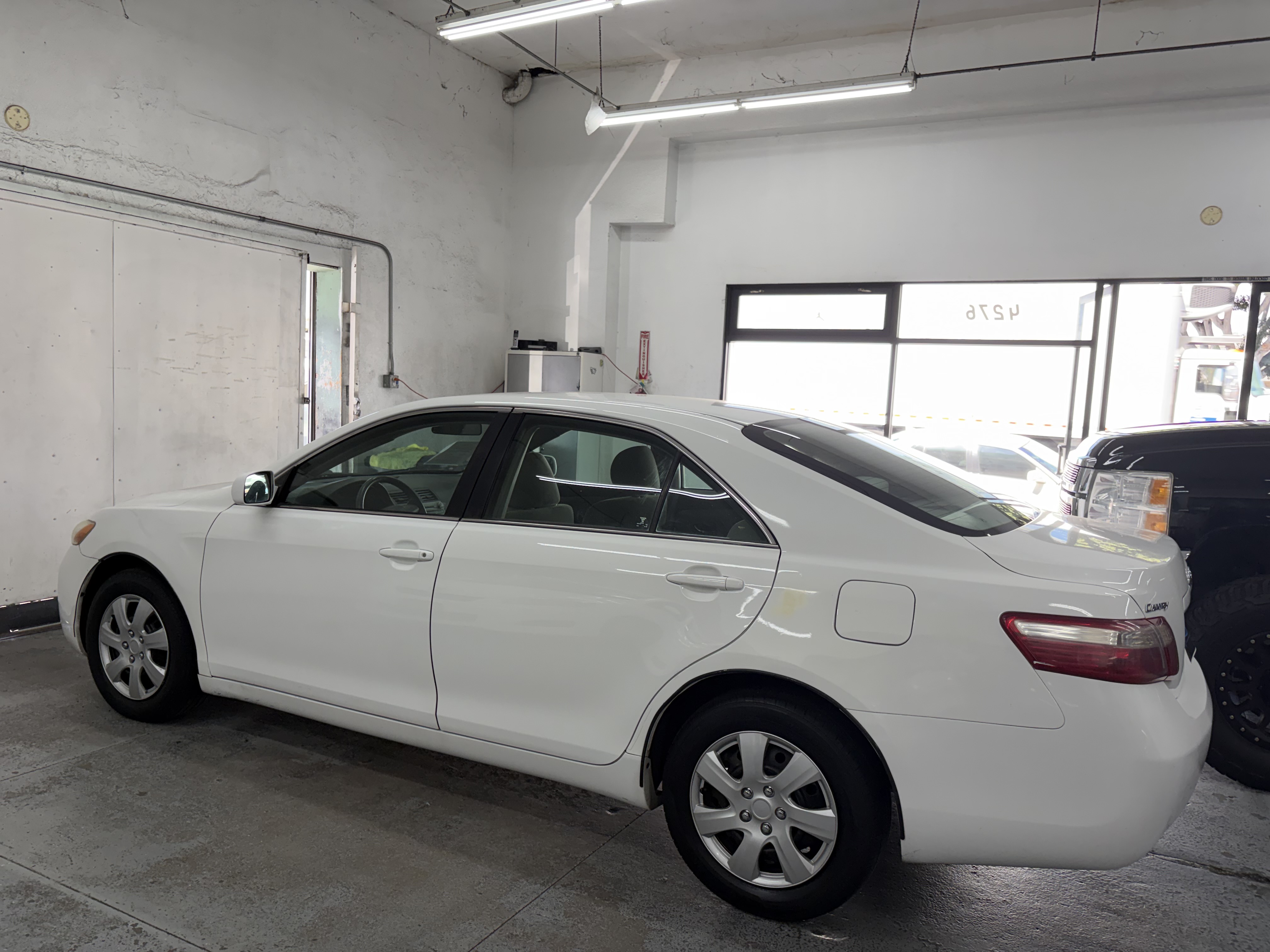 Used 2007 Toyota Camry LE Sedan FWD image 2