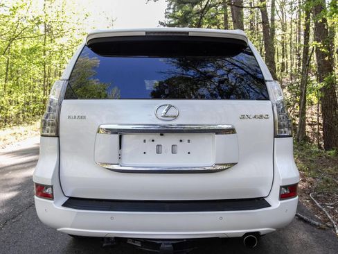Used 2018 Lexus GX 460 image 5