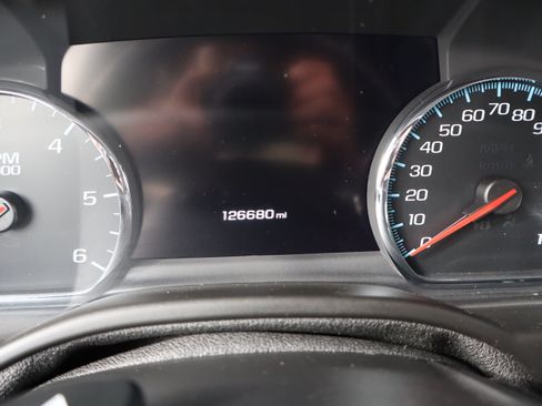 Used 2018 Chevrolet Suburban Premier image 24