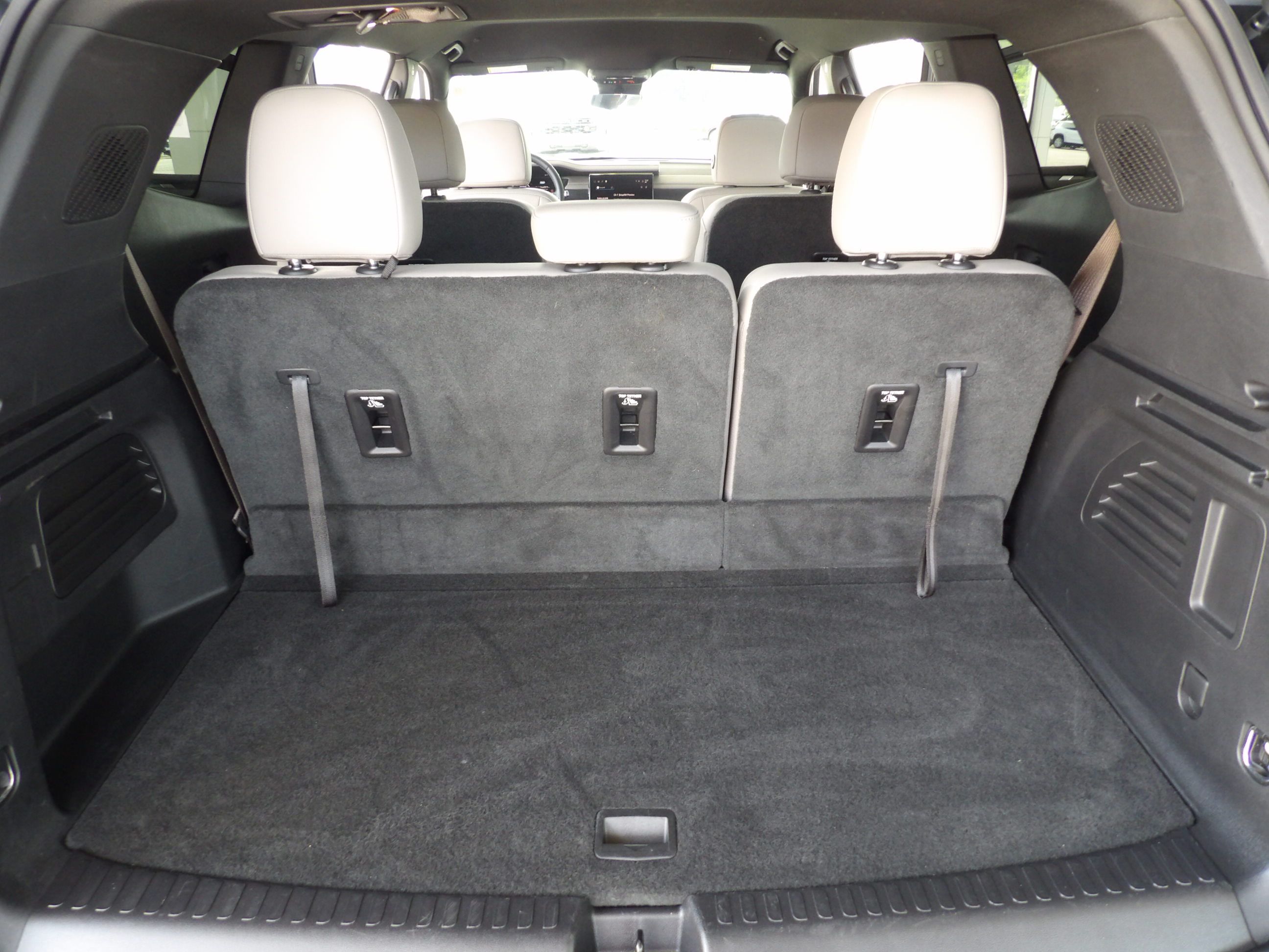 Used 2026 GMC Acadia FWD Elevation image 19