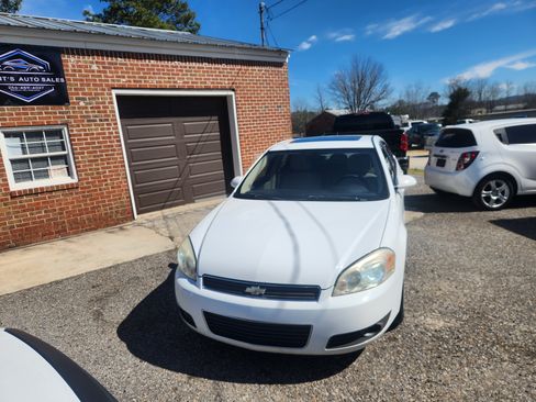 Used 2010 Chevrolet Impala LT image 4