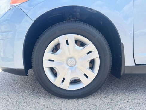 Used 2012 Nissan Versa 1.8 S Hatchback FWD image 14