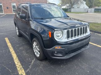 Used 2019 Jeep Renegade Latitude image 1