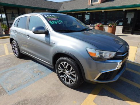 Used 2018 Mitsubishi Outlander Sport ES image 1