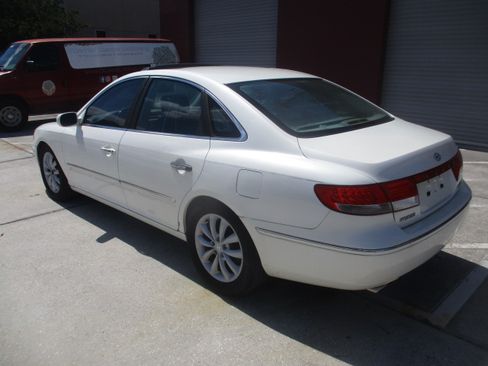 Used 2006 Hyundai Azera Limited FWD image 8