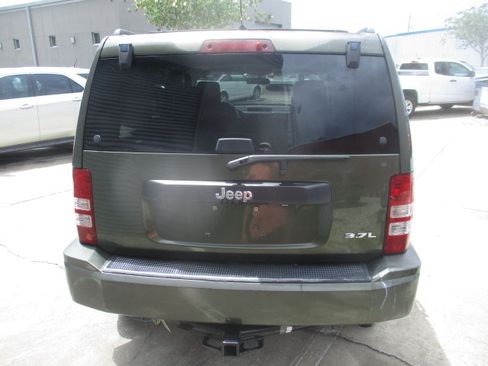 Used 2008 Jeep Liberty 2WD Sport image 7