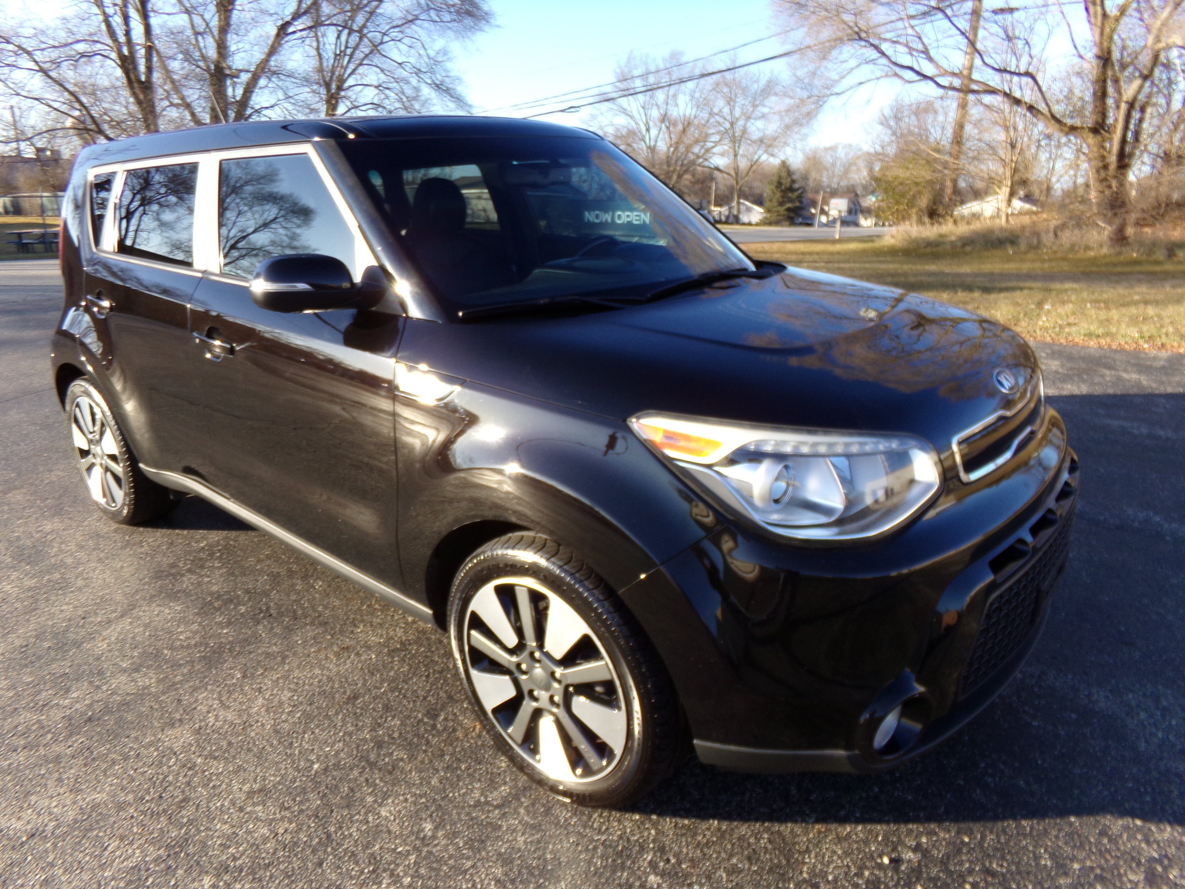 Used 2014 Kia Soul ! w/ SUN & SOUND PACKAGE FWD image 7