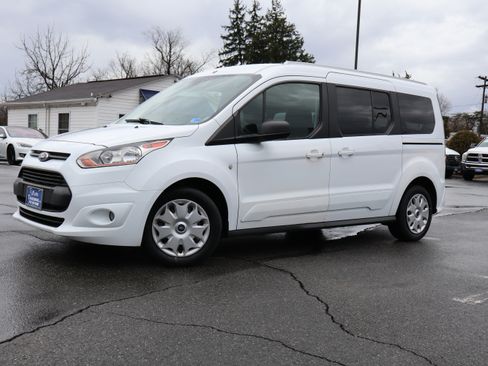 Used 2016 Ford Transit Connect XLT image 2