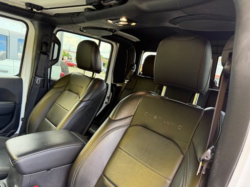 Used 2021 Jeep Gladiator Overland image 22