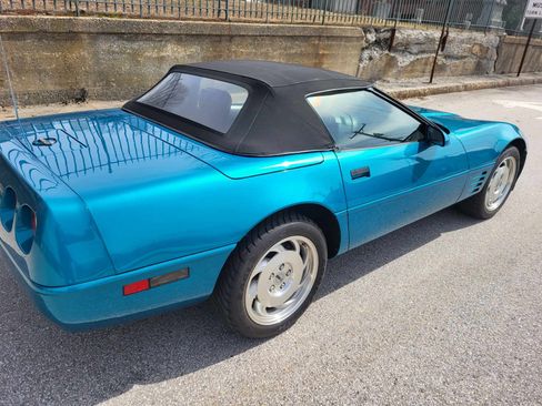 Used 1992 Chevrolet Corvette w/1LT image 3