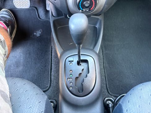 Used 2011 Toyota Yaris 2-Door Hatchback FWD image 16