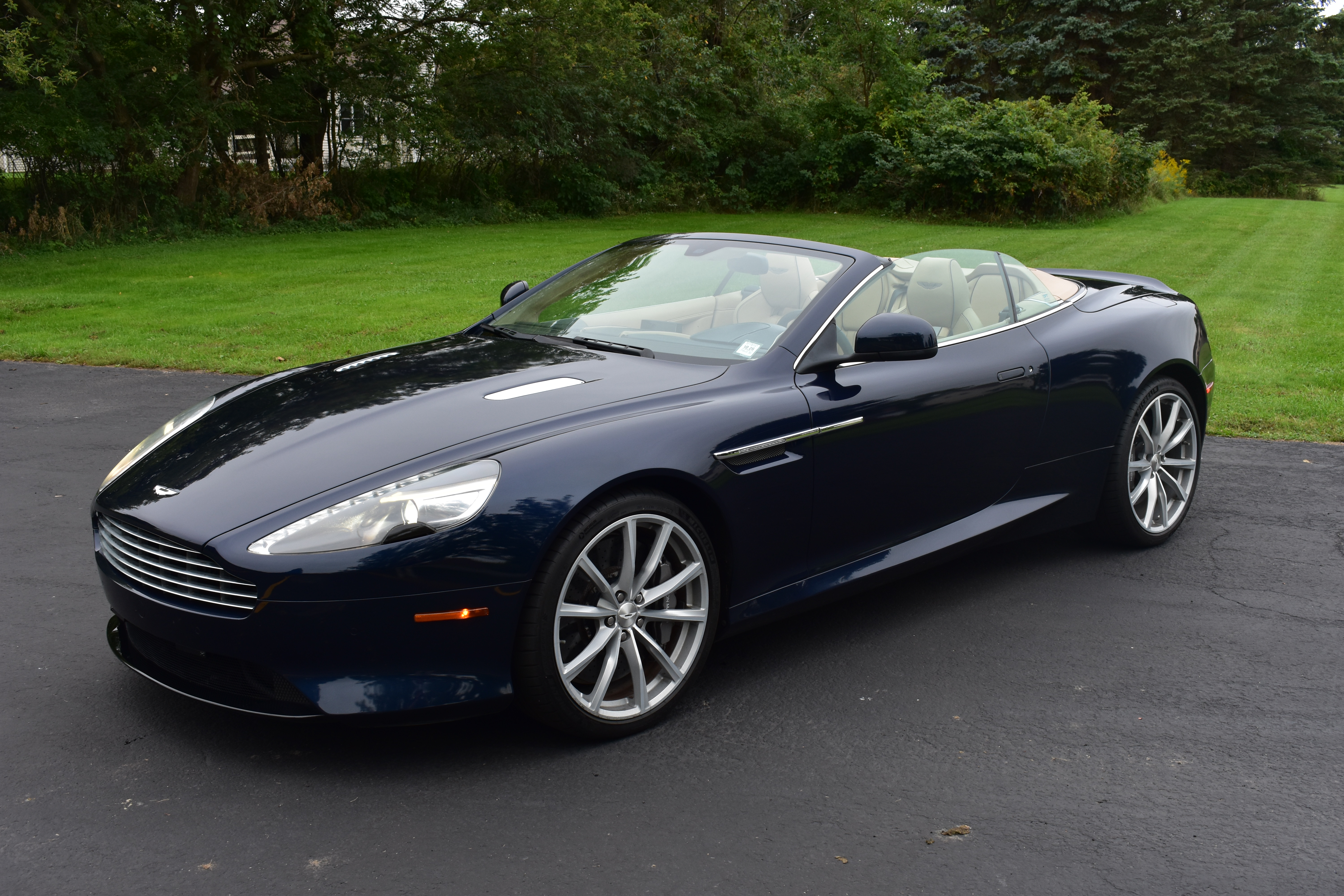 Used 2016 Aston Martin DB9 GT Volante RWD image 3