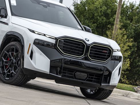 New 2026 BMW XM Label Red image 7