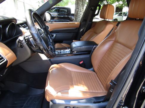 Used 2017 Land Rover Discovery HSE Luxury AWD/4WD image 9