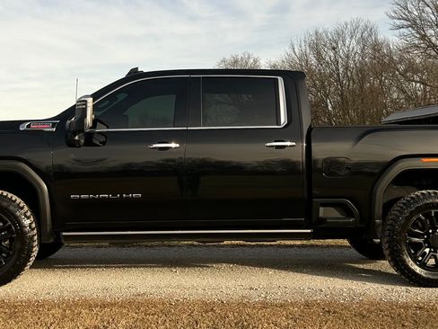 Used 2022 GMC Sierra 2500 Denali image 3