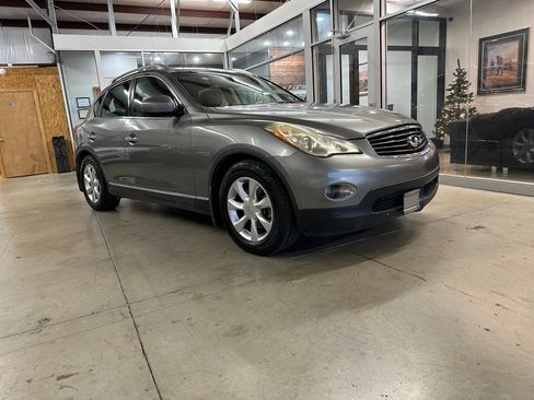Used 2010 INFINITI EX35 image 2