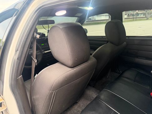 Used 2011 Ford Crown Victoria Police Interceptor RWD image 23