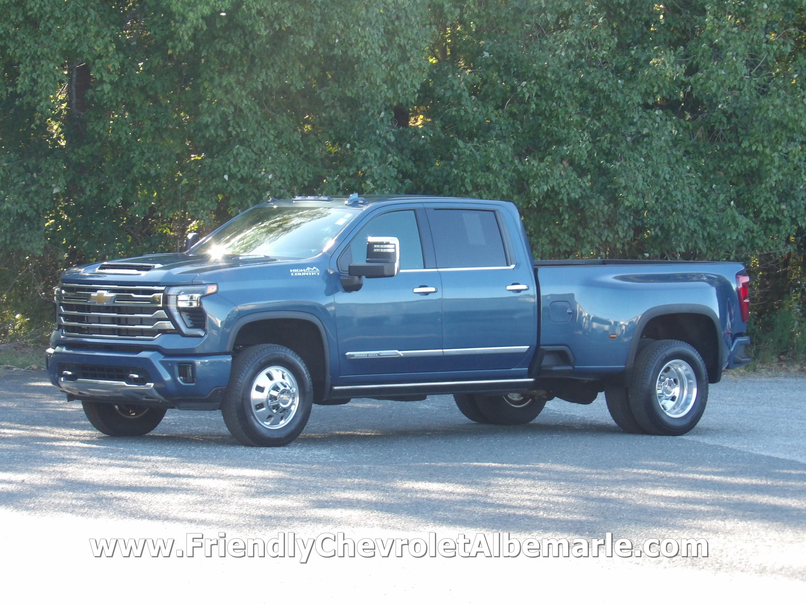 Used 2024 Chevrolet Silverado 3500 4x4 Crew Cab High Country image 1