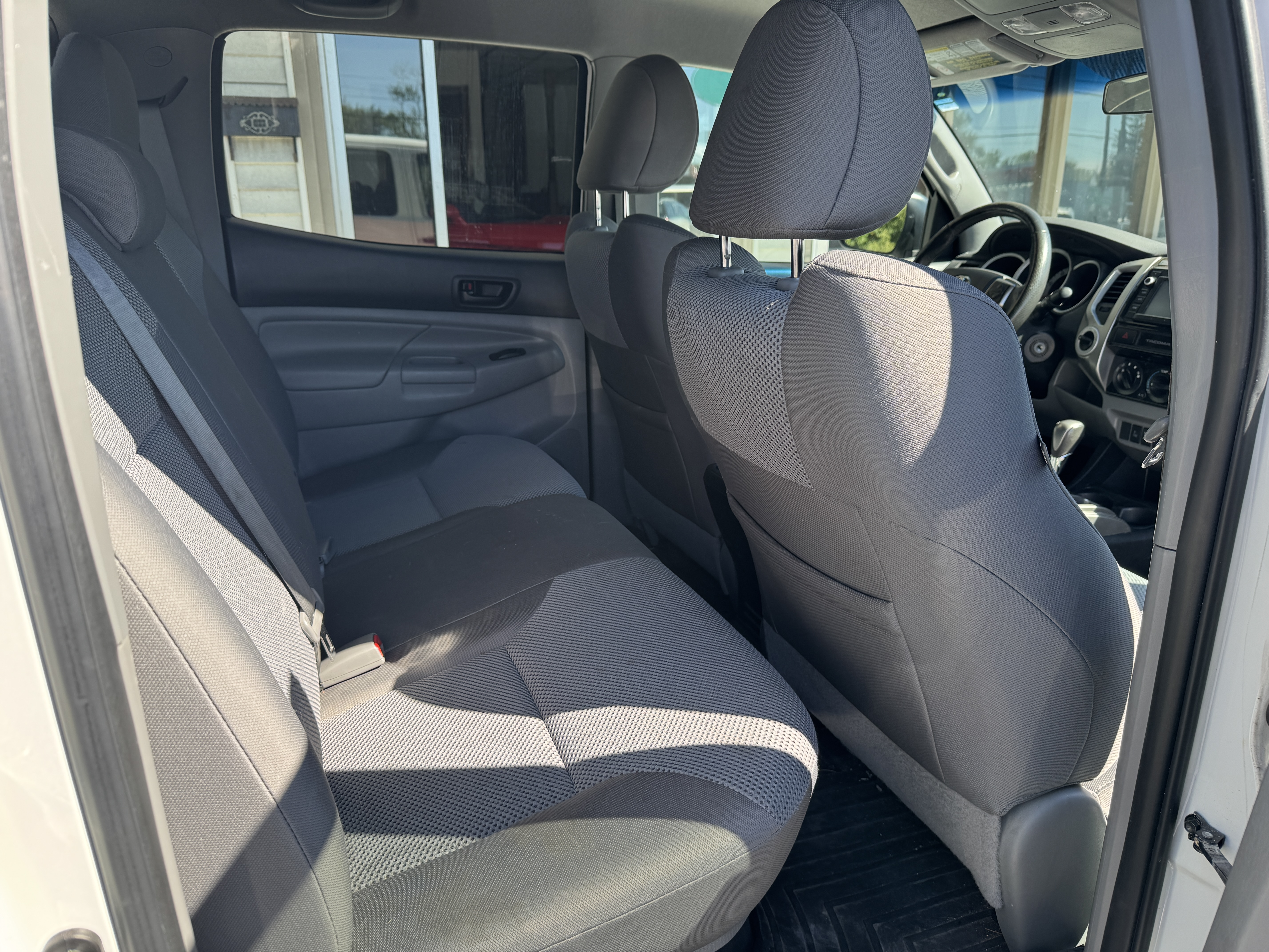 Used 2015 Toyota Tacoma 4x4 Double Cab TRD Off-Road image 14