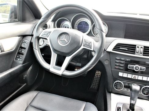 Used 2013 Mercedes-Benz C 250 Sedan image 16