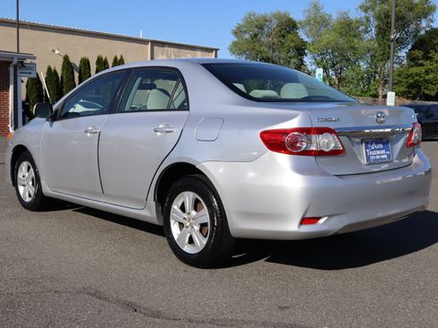 Used 2011 Toyota Corolla LE FWD image 5