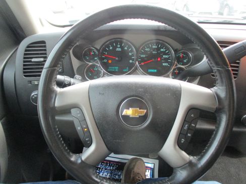 Used 2011 Chevrolet Silverado 1500 LT Z71 image 33