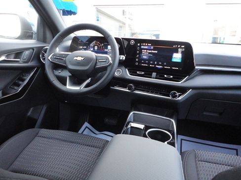 New 2026 Chevrolet Equinox AWD LT image 18