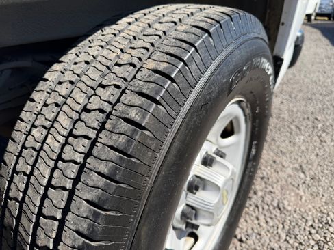 Used 2014 Chevrolet Express 2500 image 19