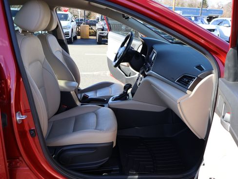 Used 2017 Hyundai Elantra Limited image 14