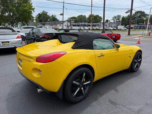 Used 2007 Pontiac Solstice GXP Convertible RWD image 25