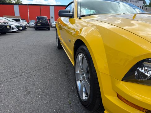 Used 2006 Ford Mustang GT Premium Convertible RWD image 31