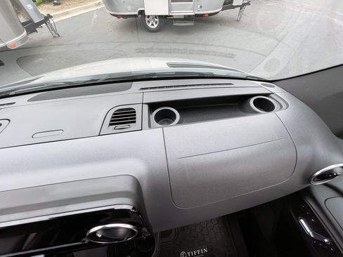 Used 2020 Mercedes-Benz Sprinter 4500 image 40