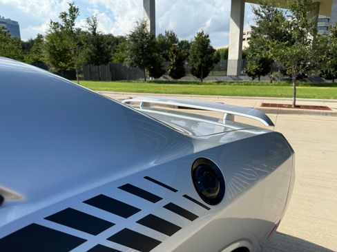 Used 2010 Dodge Challenger R/T image 18