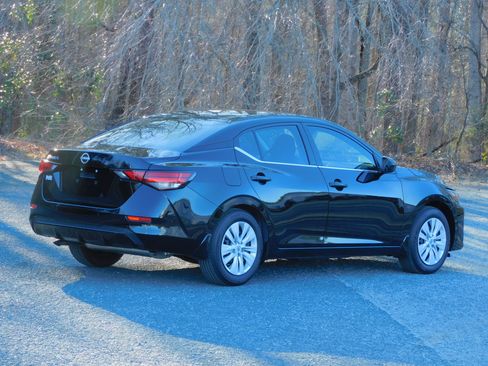Used 2025 Nissan Sentra S image 7
