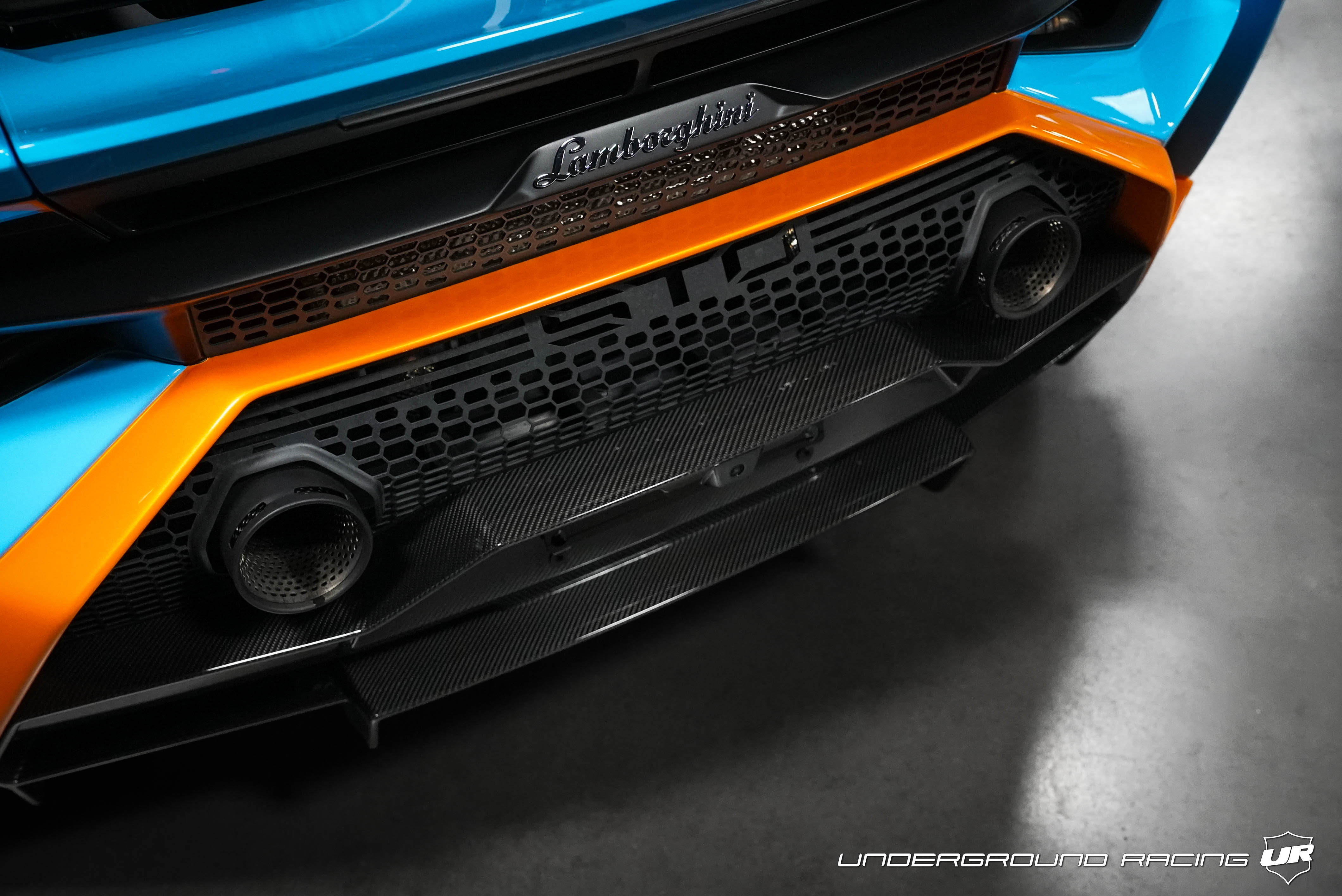 Used 2022 Lamborghini Huracan STO Coupe RWD image 13