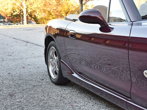 Used 2000 MAZDA MX-5 Miata Special Edition image 17