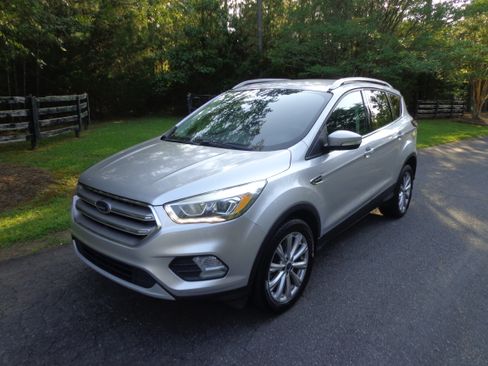 Used 2017 Ford Escape 4WD Titanium image 6